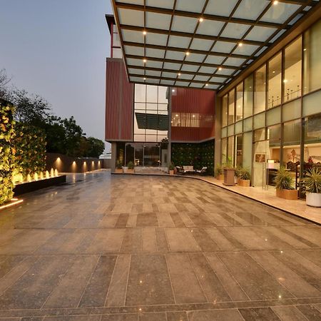 The Fern Residency, Gandhinagar Otel Dış mekan fotoğraf