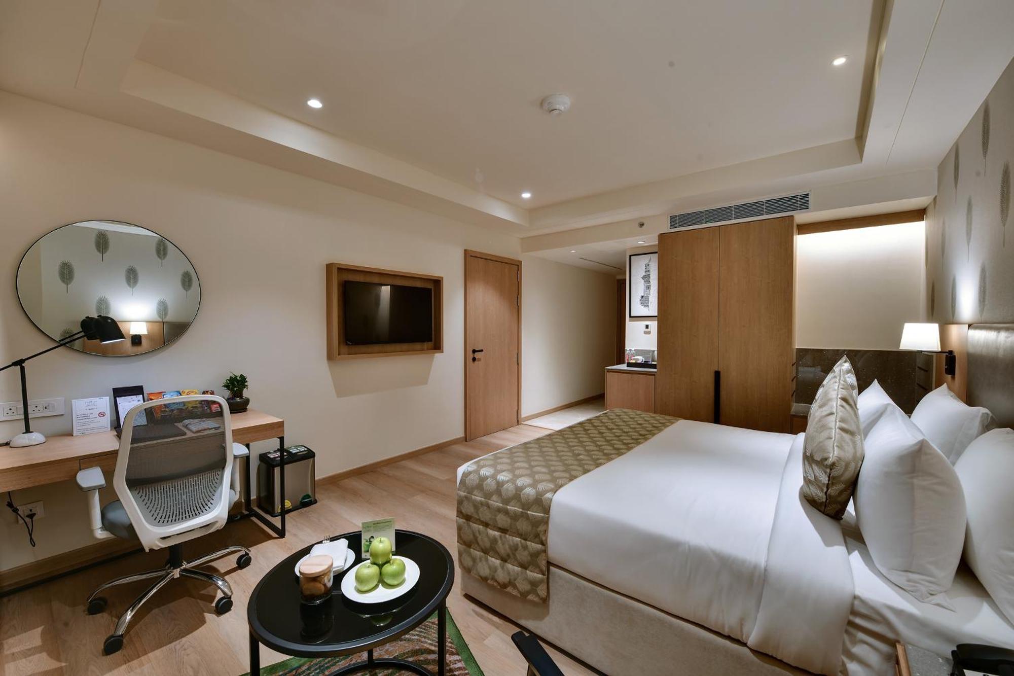 The Fern Residency, Gandhinagar Otel Dış mekan fotoğraf