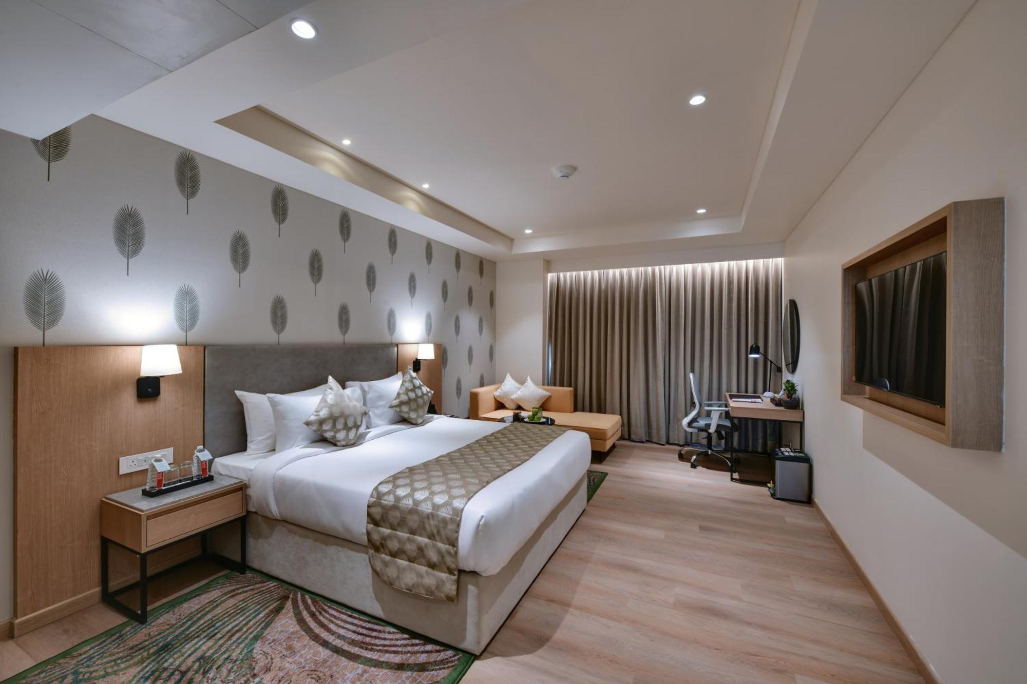 The Fern Residency, Gandhinagar Otel Dış mekan fotoğraf